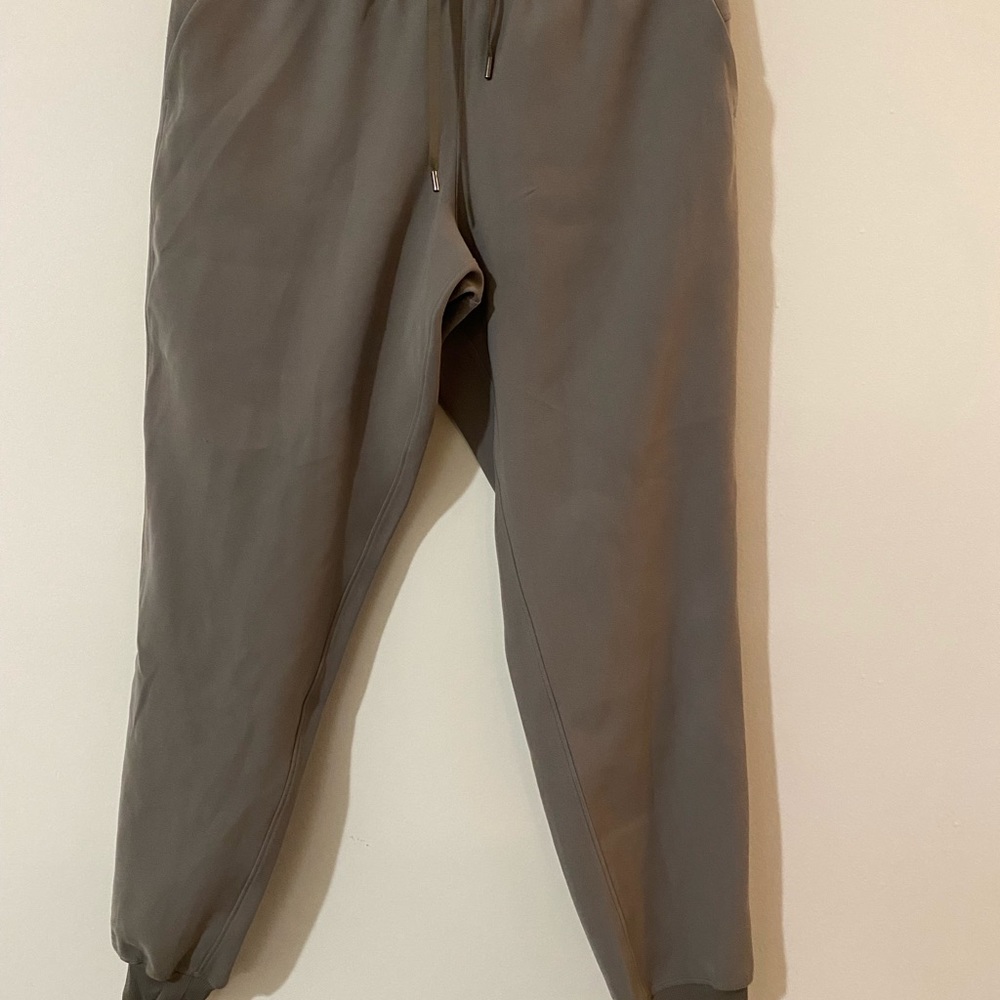 lululemon size 8 fly jogger